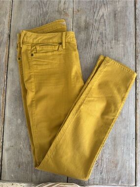 Vince women’s slim jeans in Citrine